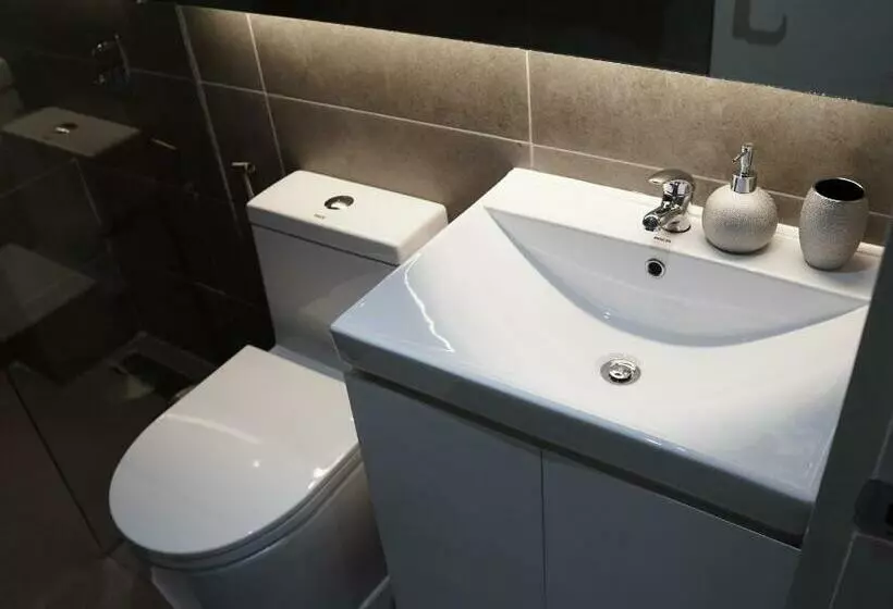 ベッドアンドブレックファースト Radlett Residences Hotel   Tuguegarao