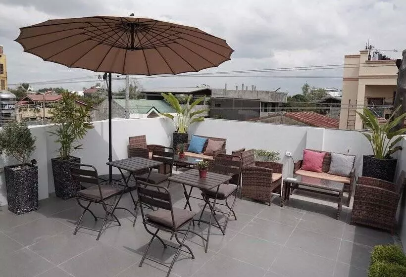 ベッドアンドブレックファースト Radlett Residences Hotel   Tuguegarao