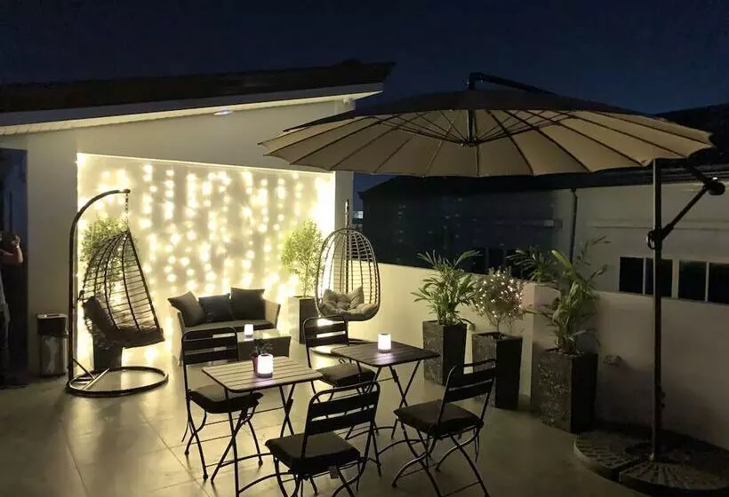 ベッドアンドブレックファースト Radlett Residences Hotel   Tuguegarao