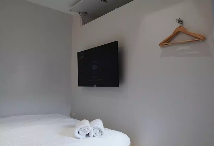 ベッドアンドブレックファースト Radlett Residences Hotel   Tuguegarao