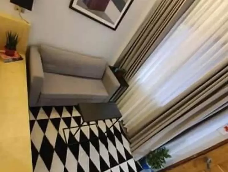 ベッドアンドブレックファースト Radlett Residences Hotel   Tuguegarao