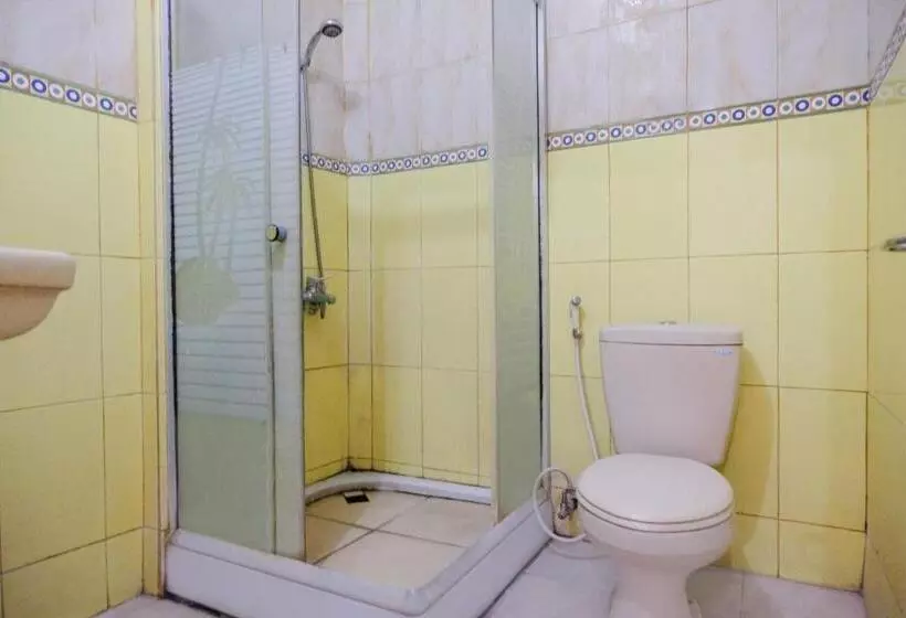 Hotelli Oyo 1984  Istana Family