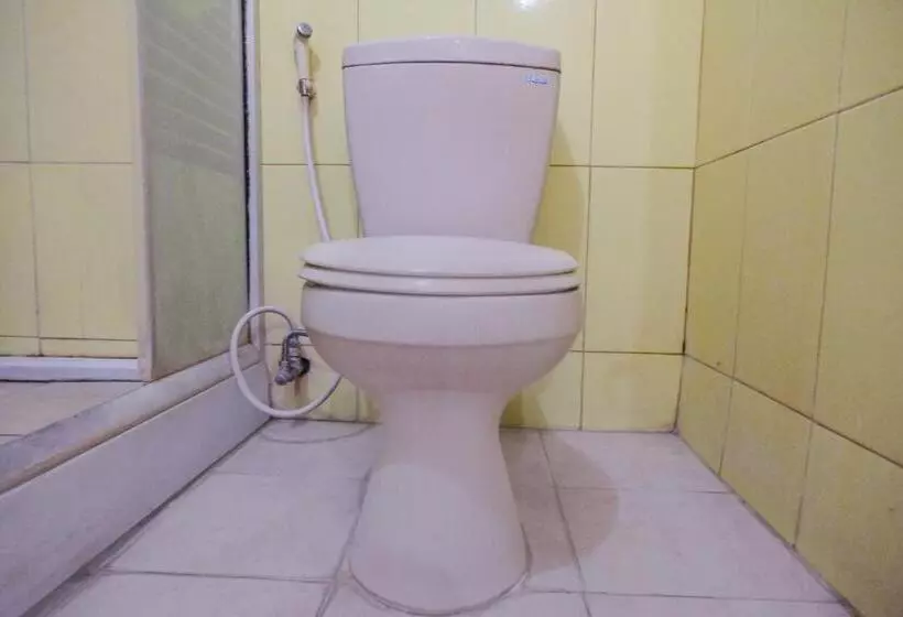 Hotelli Oyo 1984  Istana Family