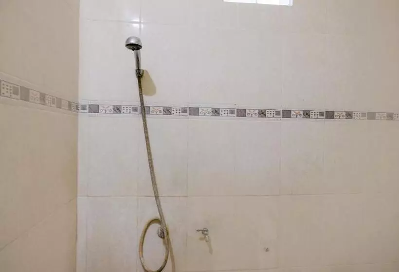 Hotelli Oyo 1984  Istana Family