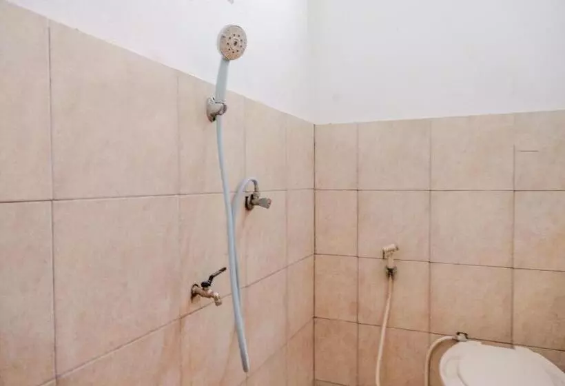 Hotelli Oyo 1984  Istana Family