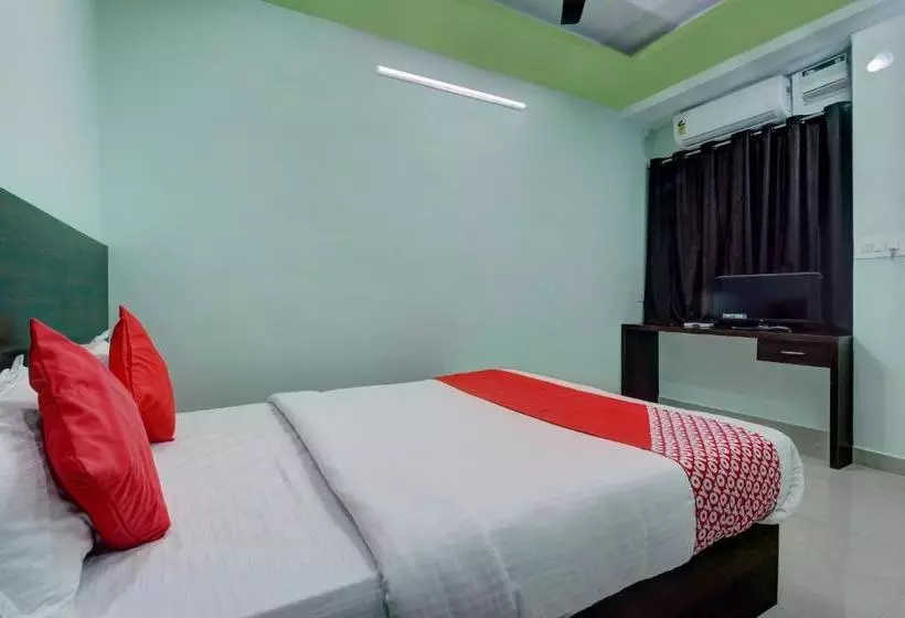 Hotelli Oyo 29743 Pushpagiri Comforts