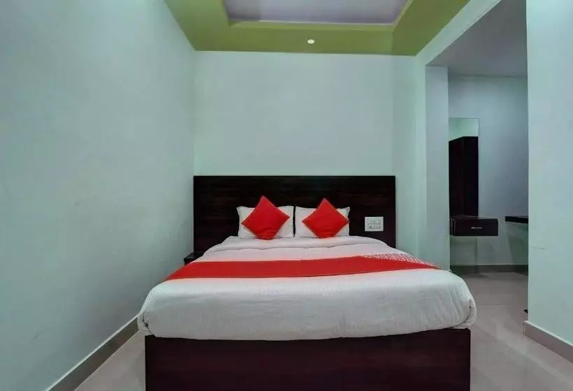 Hotelli Oyo 29743 Pushpagiri Comforts