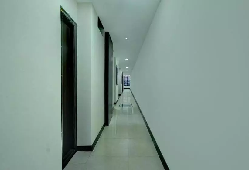 Hotelli Oyo 29743 Pushpagiri Comforts