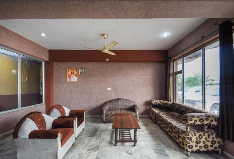 Hotel Oyo 47040 Vibes