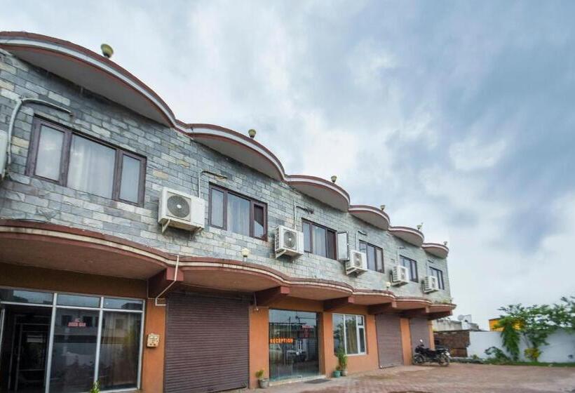 Hotel Oyo 47040 Vibes