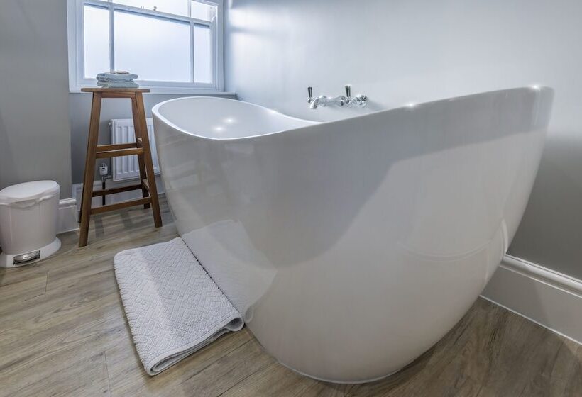 Hotel The Royal George