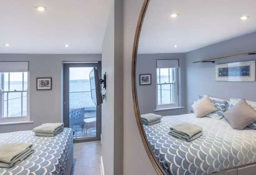 Hotel The Royal George