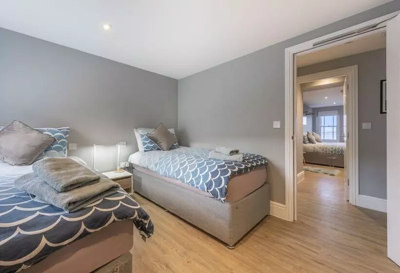 Hotel The Royal George