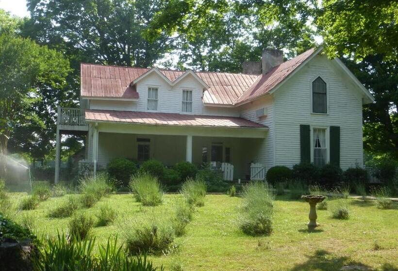 Mulberry Lavender Farm And B&b