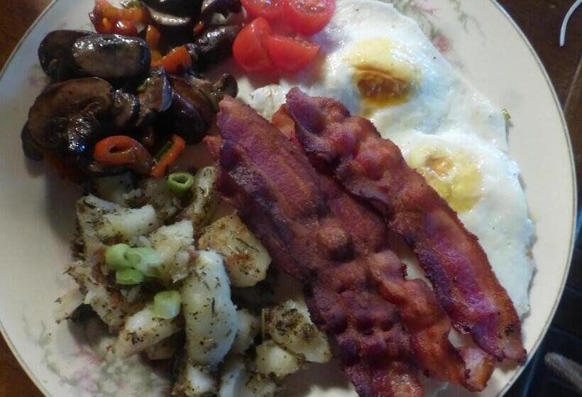 Mulberry Lavender Farm And B&b