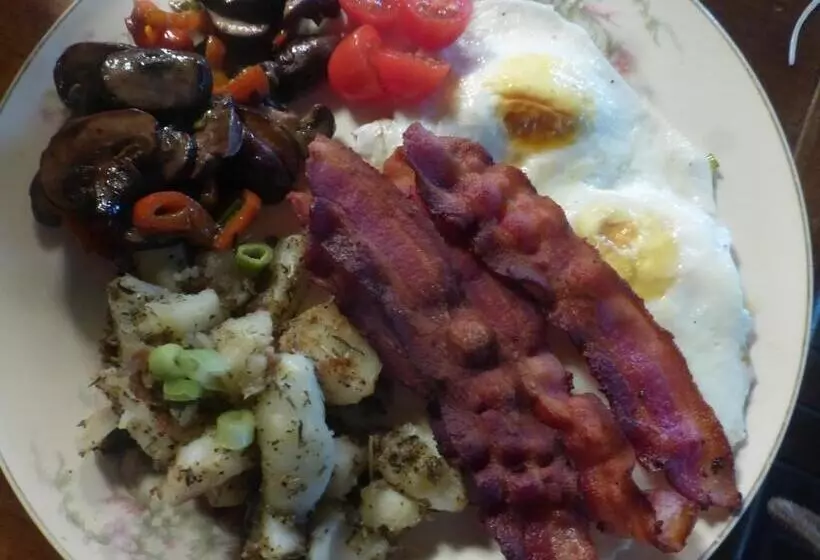 Mulberry Lavender Farm And B&b