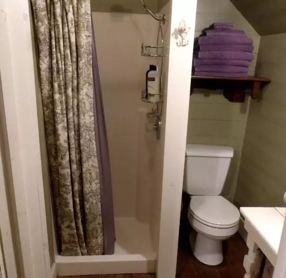 Mulberry Lavender Farm And B&b