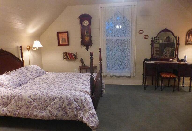 Mulberry Lavender Farm And B&b