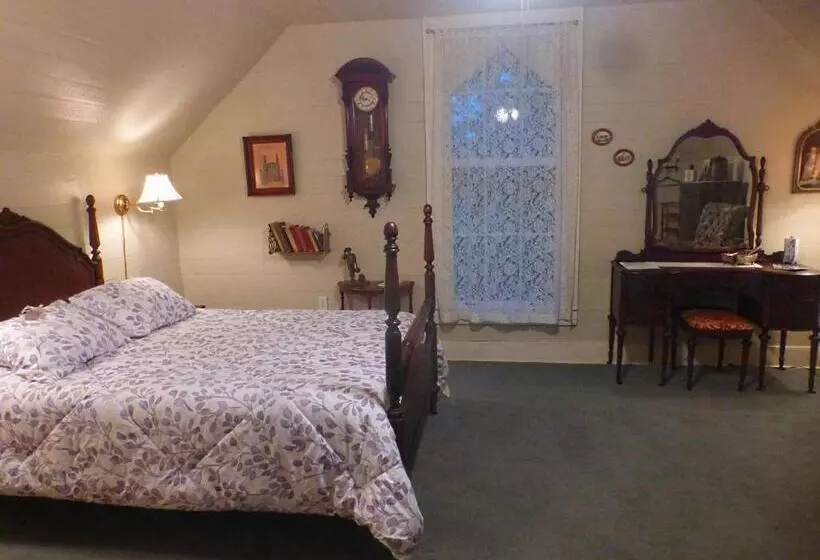 Mulberry Lavender Farm And B&b