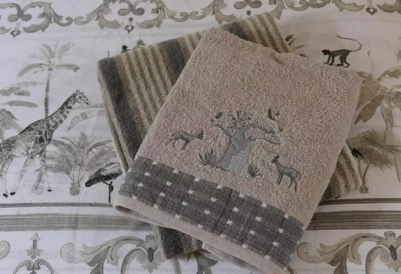 ペンション Adonsonia Lodge