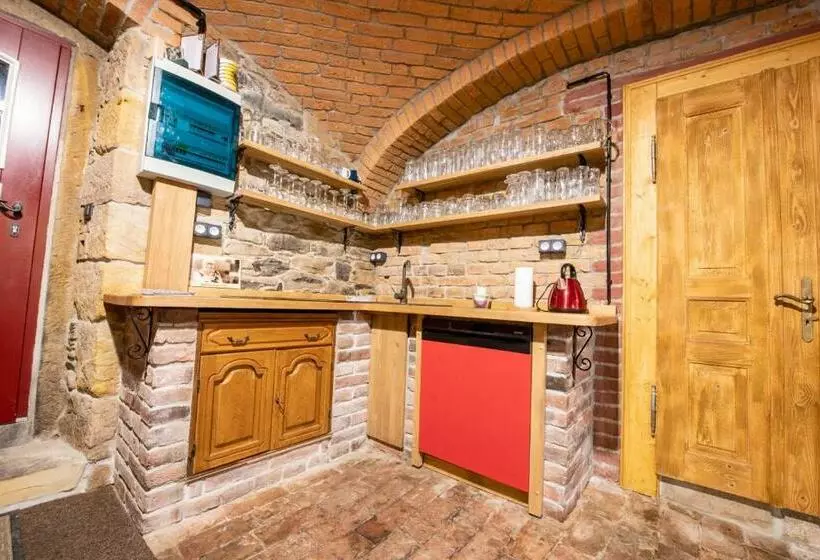 Majatalo Ave Restaurant