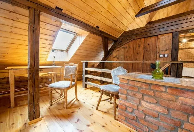 Majatalo Ave Restaurant