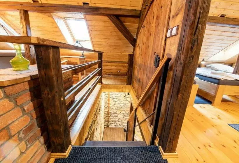 Majatalo Ave Restaurant