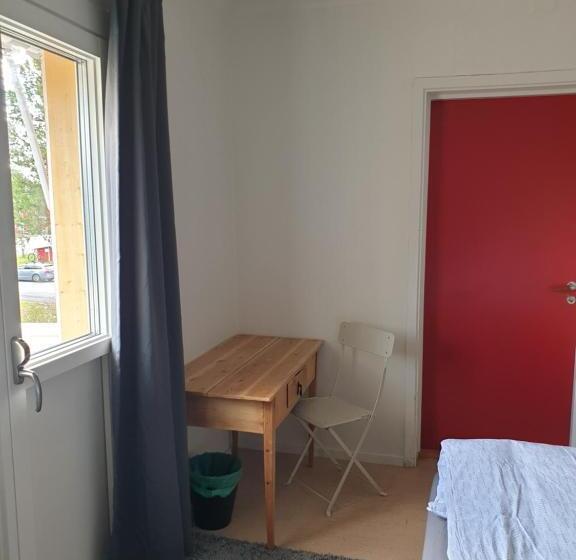 پانسیون Hook&cup