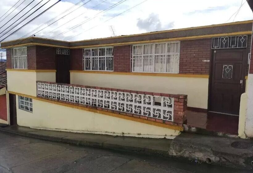 بنسيون Hostel La Abuela