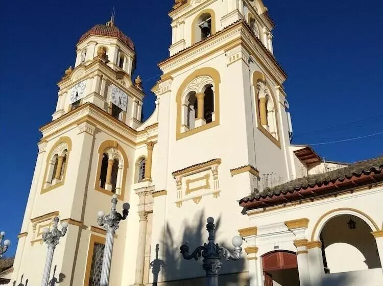 Majatalo Hostel La Abuela