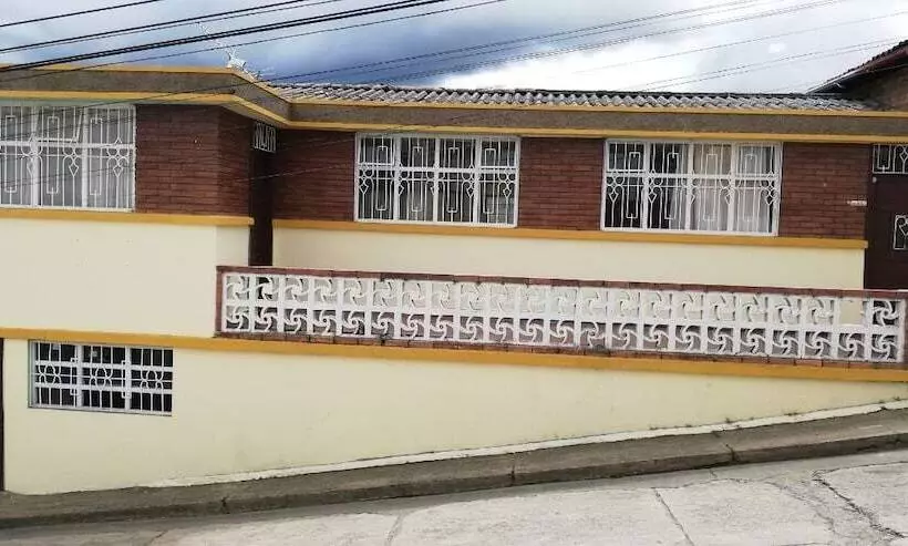 Majatalo Hostel La Abuela