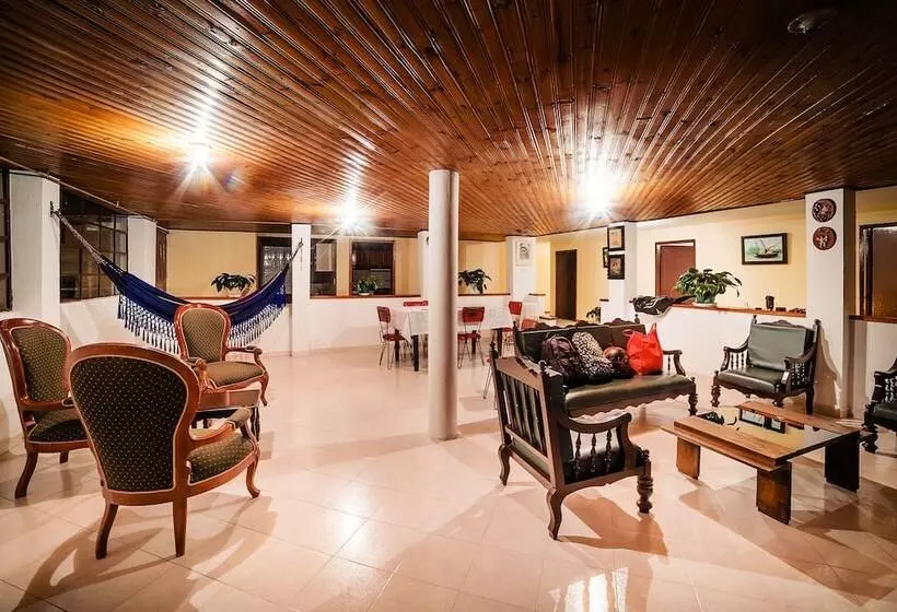 Majatalo Hostel La Abuela