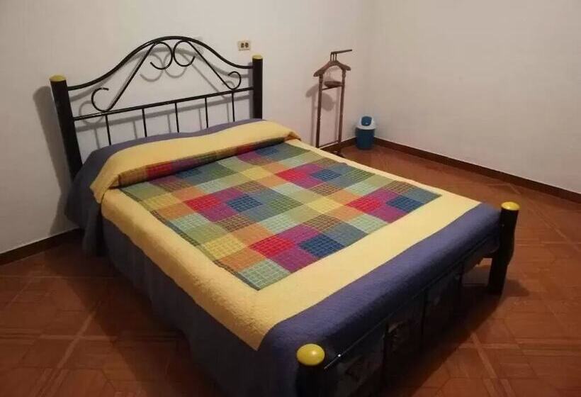 بنسيون Hostel La Abuela