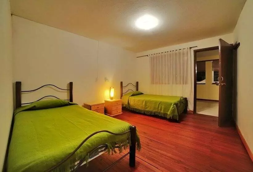 Majatalo Hostel La Abuela