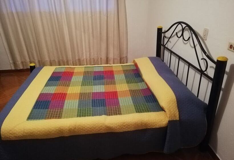 بنسيون Hostel La Abuela