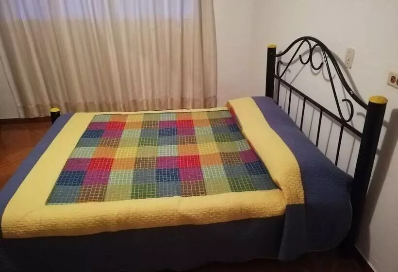 Majatalo Hostel La Abuela