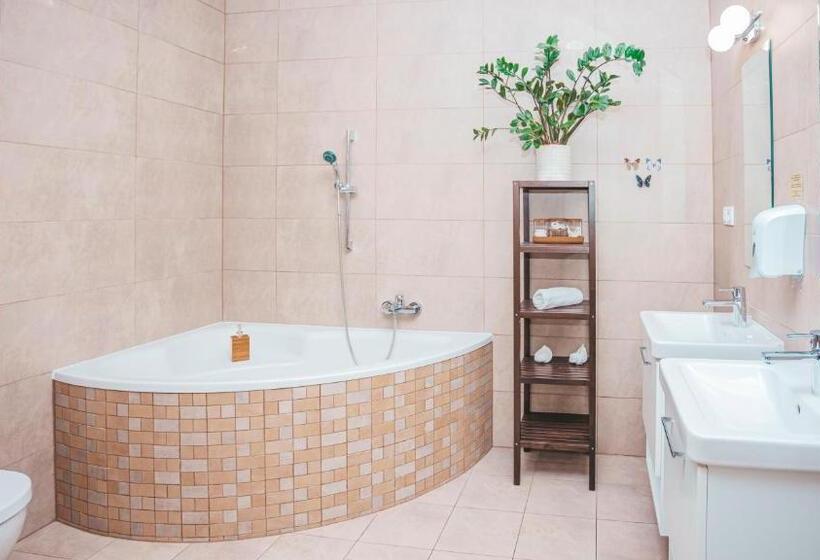 ペンション Malkia Penzion