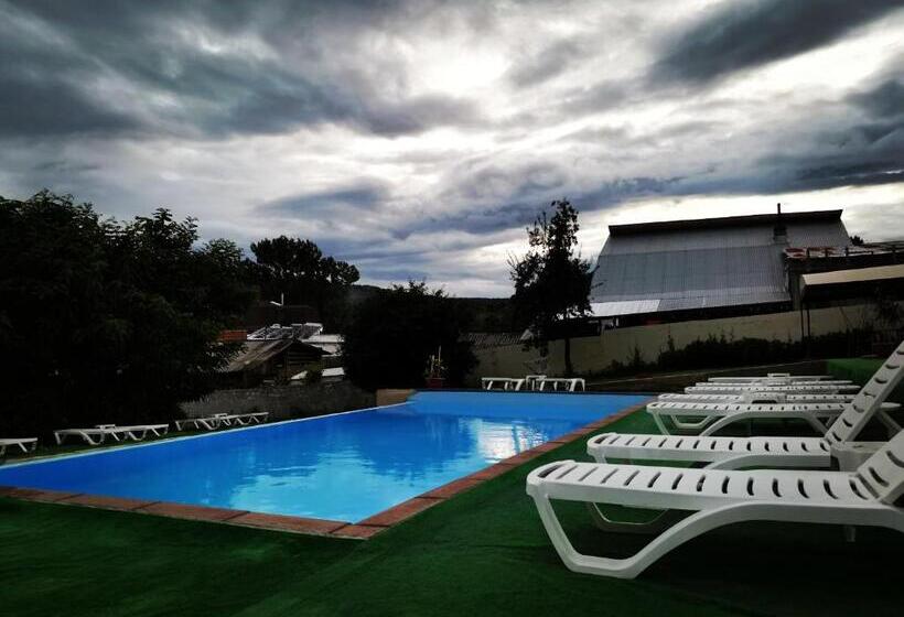 بنسيون Natalia Guesthouse