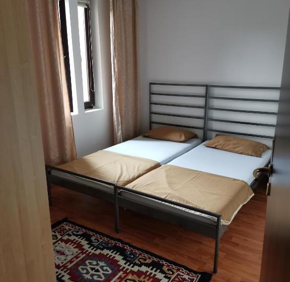 بنسيون Natalia Guesthouse