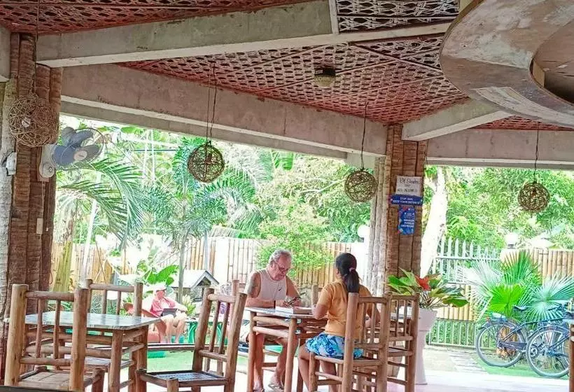 ユースホステル Greenhut Pension & Bar