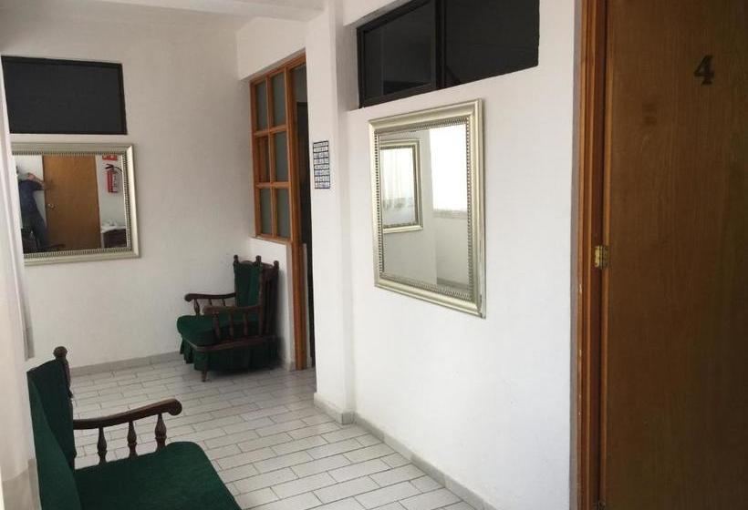 فندق صغير Posada Familiar Dalila