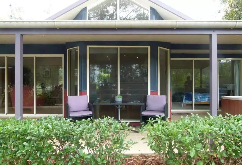 ベッドアンドブレックファースト Lake Russell Lakeside Retreat