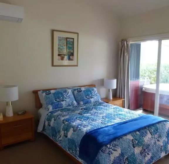 ベッドアンドブレックファースト Lake Russell Lakeside Retreat