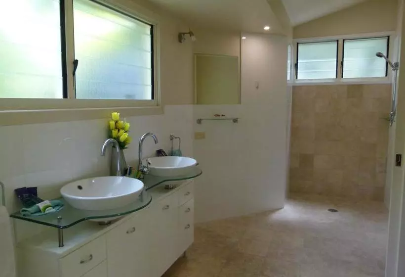 ベッドアンドブレックファースト Lake Russell Lakeside Retreat