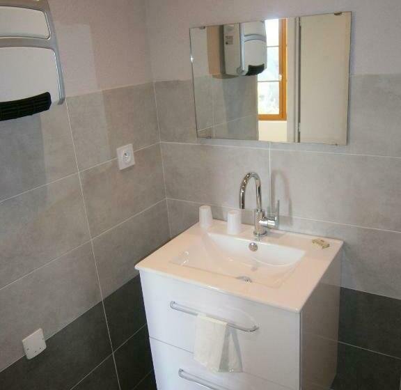 مبيت وإفطار Les Dimathal