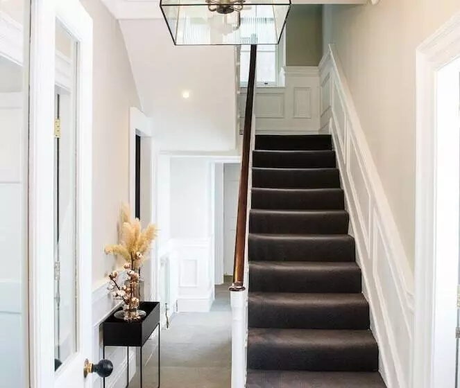 Aamiaismajoitus (B&B) One Shore Street