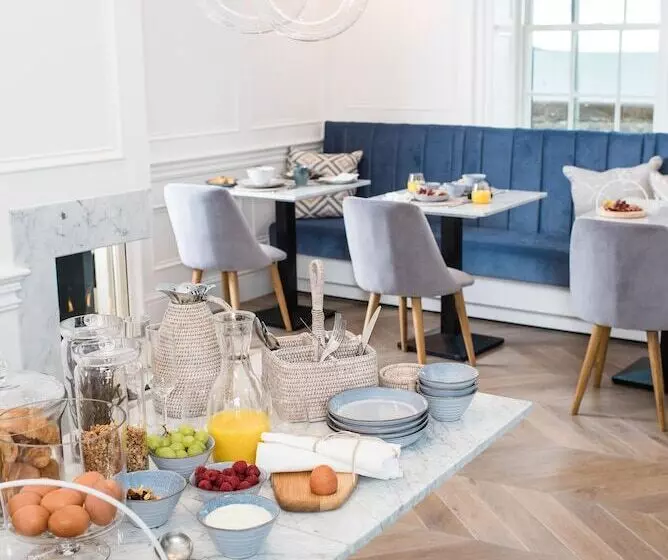 Aamiaismajoitus (B&B) One Shore Street