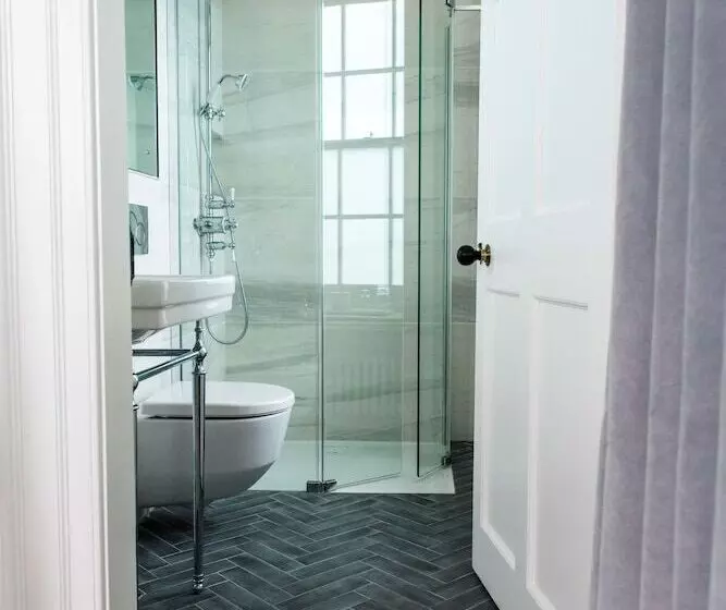 Aamiaismajoitus (B&B) One Shore Street