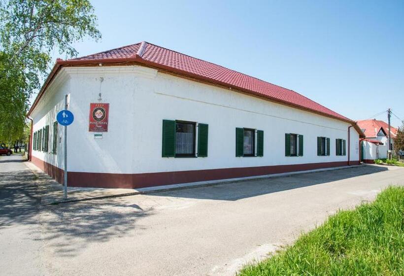 住宿加早餐  Piros Ponty Panzió