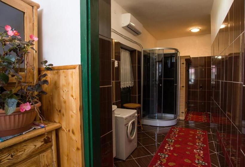 住宿加早餐  Piros Ponty Panzió